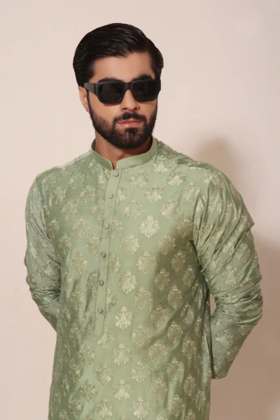 DAZZLING EMBROIDERED MENS KURTA