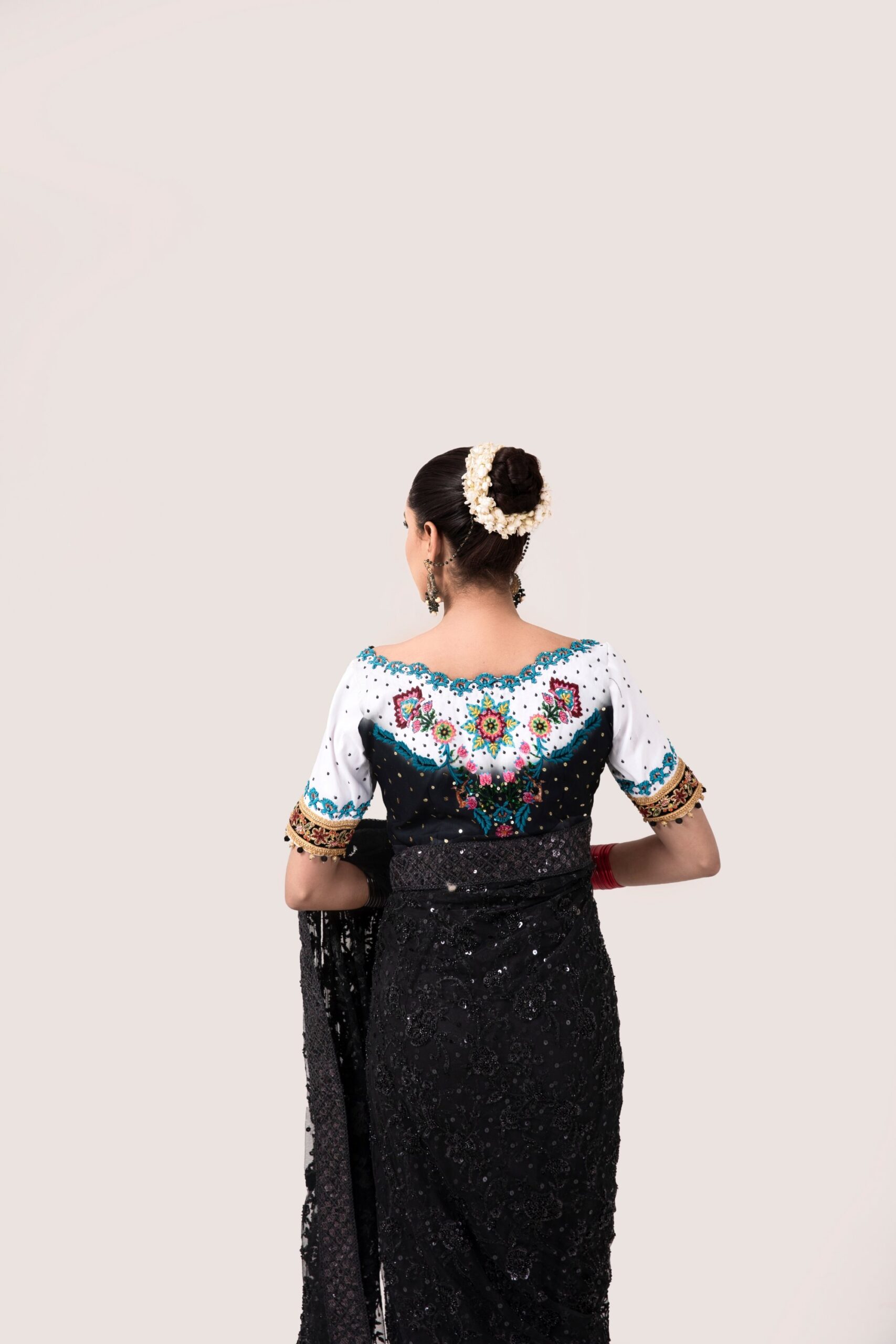 Ladies Saree in black and white Ladies Saree in black and white