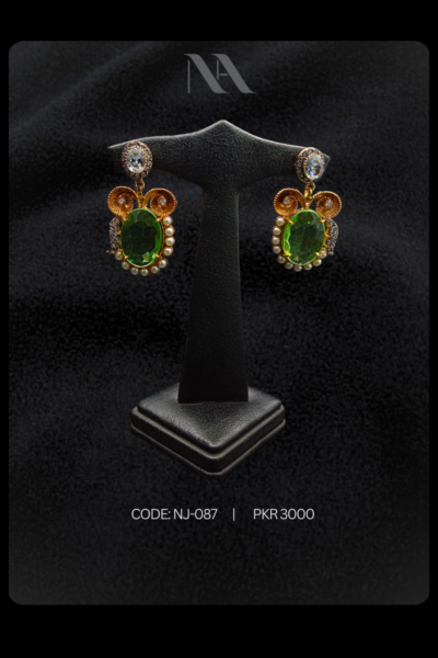 emerald stone earrings.
