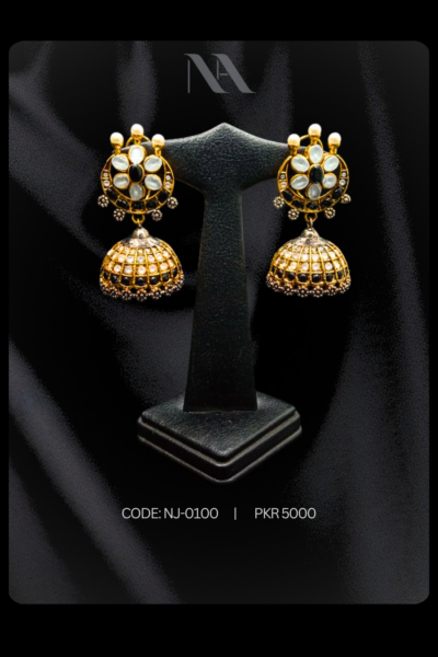 Kundan jhumkay