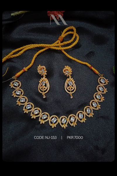 FROSTED DREAMS NECKLACE SET
