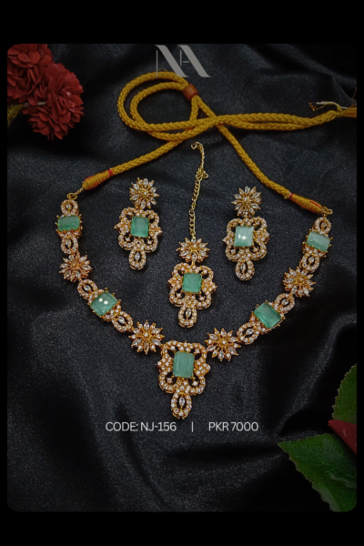 EMERALD DREAMS NECKLACE SET