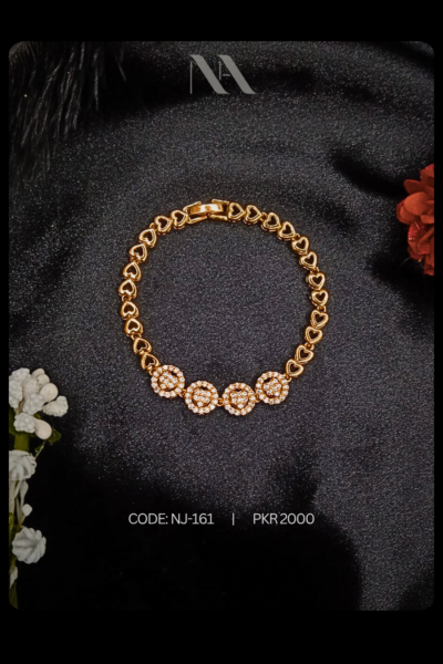 Golden Heartstrings Bracelet – Romantic Gold Jewelry Gift