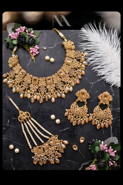 jewellery set 0- briadlset - necklace earrings tikka
