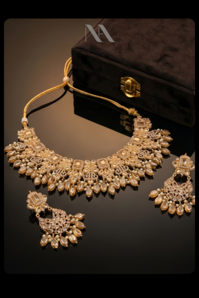 jewellery set 0- briadlset - necklace earrings tikka