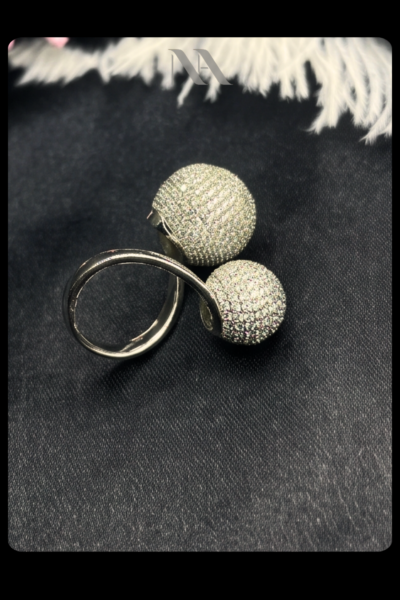 CRYSTAL SPHERE STATEMENT RING