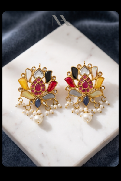 VIBRANT FLORAL STUD EARRINGS