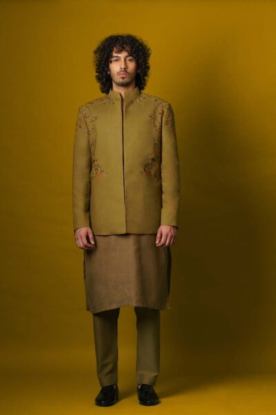 naushemian prince coat aug2021 1 a