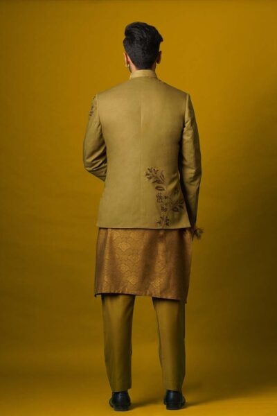 naushemian prince coat aug2021 2 b