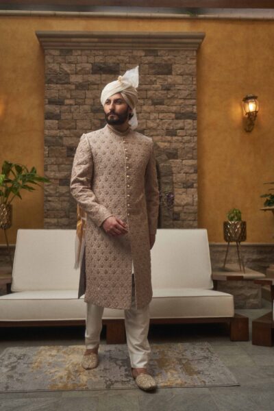 Get White Sherwani for Groom. Buy Mens Wedding Sherwani in Pakistan. Best Sherwani designs for Wedding. Dulha dresses by Nauman Arfeen.