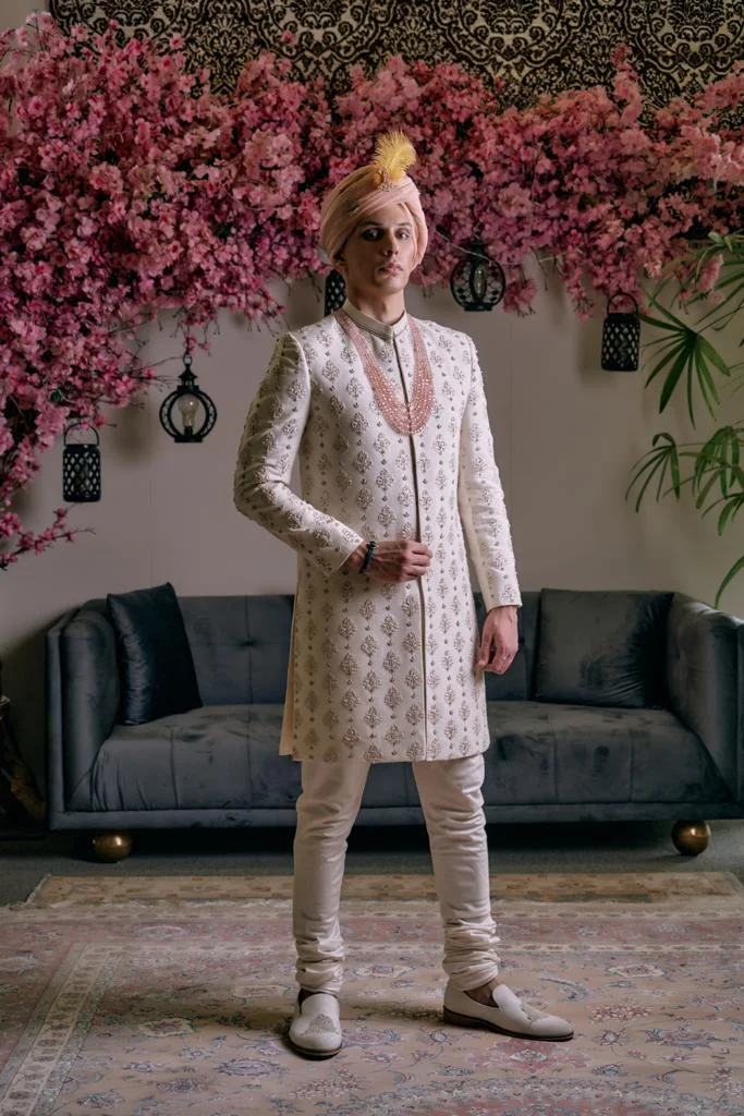 WhatsApp Image 2023-08-18 at 11.01.26 AM (18) Off-White Sherwani for groom with matching turban and matching sherwani inner suit