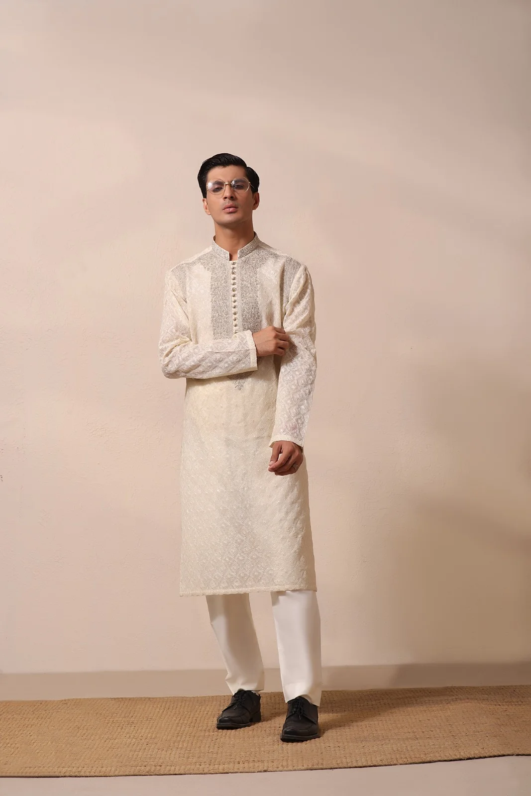 Eggsell Off-White Embroidered Kurta