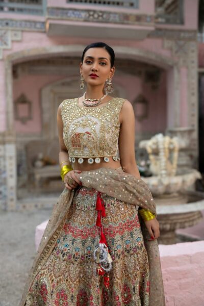 Bridal Mehendi Dress | Latest Mehendi Outfits for Bride 2025