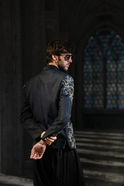 ÉTOILE collection by Nauman Arfeen is a story chosen to tell through fabric, craftsmanship, light and emotion. The Genesis is the first chapter of a five-part journey