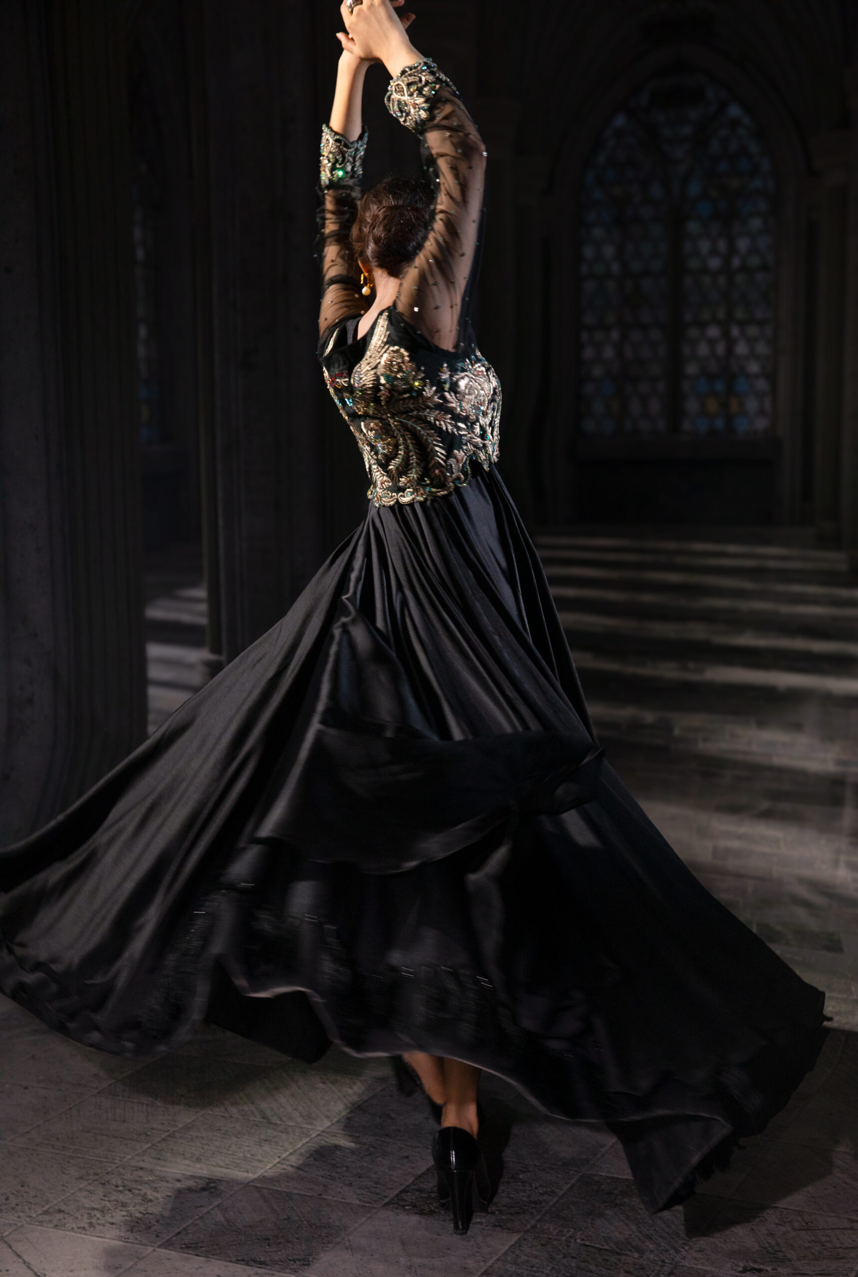 ÉTOILE collection by Nauman Arfeen is a story chosen to tell through fabric, craftsmanship, light and emotion. The Genesis is the first chapter of a five-part journey