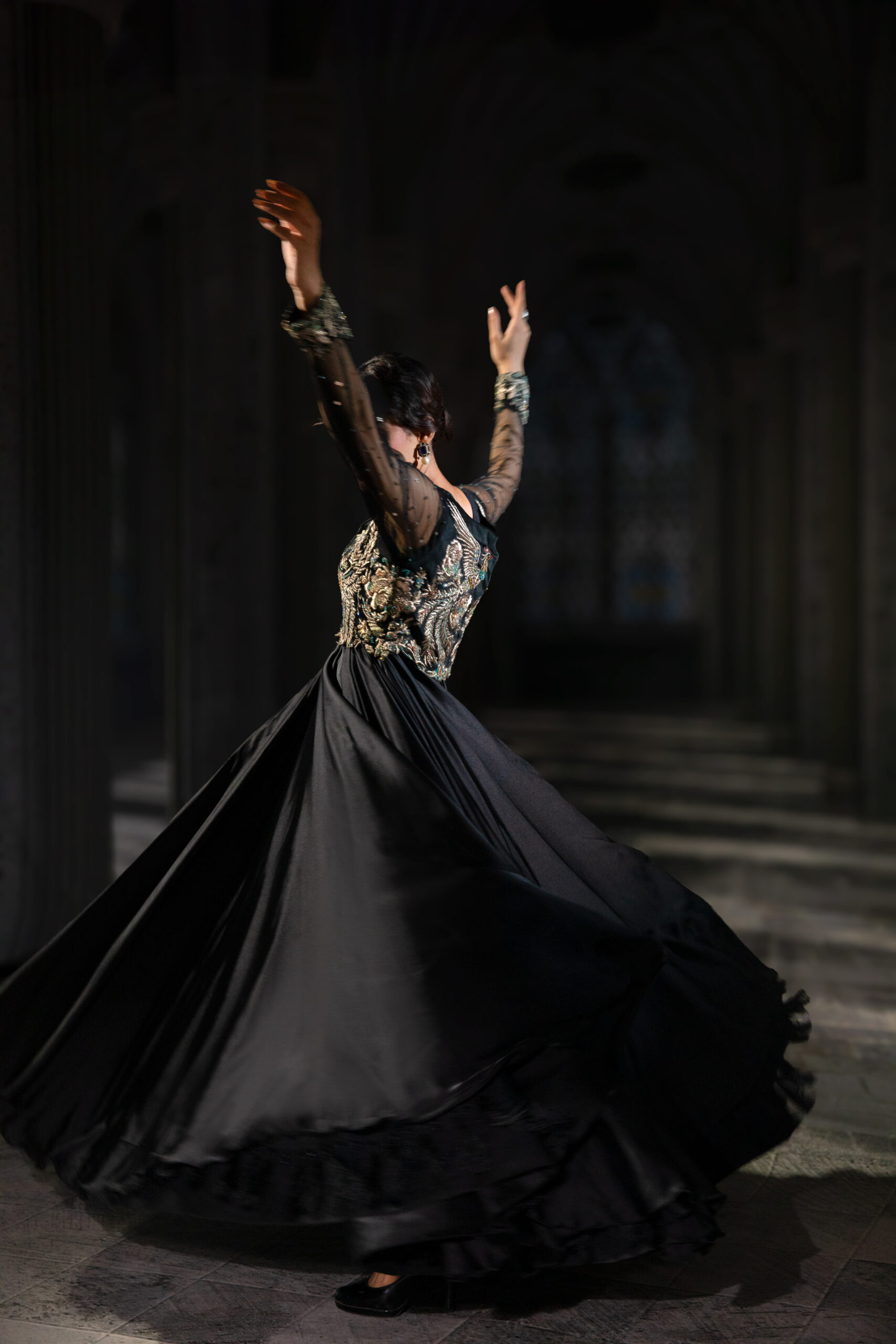 ÉTOILE collection by Nauman Arfeen is a story chosen to tell through fabric, craftsmanship, light and emotion. The Genesis is the first chapter of a five-part journey
