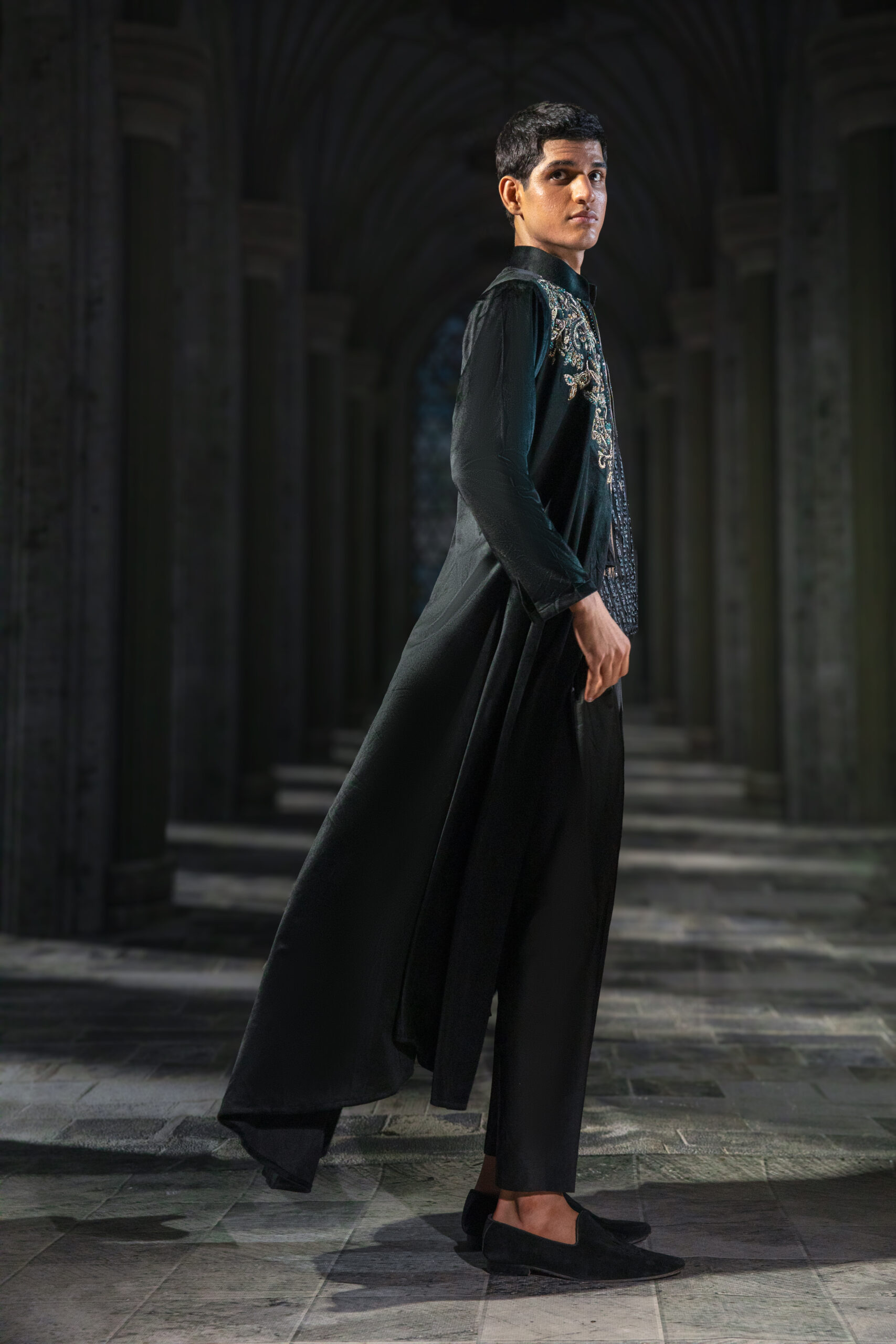 Midnight Velvet Sovereign Kurta, Naushemian ÉTOILE Collection, Nauman Arfeen Designer Wear, Luxury Velvet Couture Pakistan, Front Open Long Tail Kurta, Fashion Week Couture 2026, Designer Groom’s Kurta Pakistan, Heritage Craftsmanship Menswear, Regal Couture Tailoring, Luxury Occasion Dressing