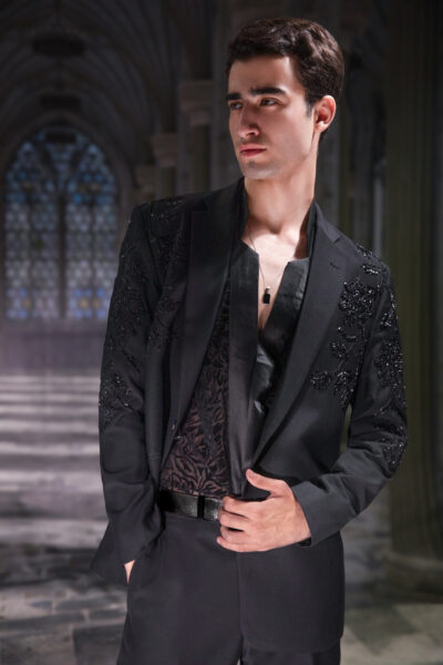 Onyx Emblazoned Suit, Naushemian ÉTOILE Collection, Nauman Arfeen Designer Wear, Luxury Suiting Suit Pakistan, Embroidered Lapel Suit, Fashion Week Couture 2026, Designer Groom’s Suit Pakistan, Heritage Craftsmanship Menswear, Regal Couture Tailoring, Luxury Occasion Dressing