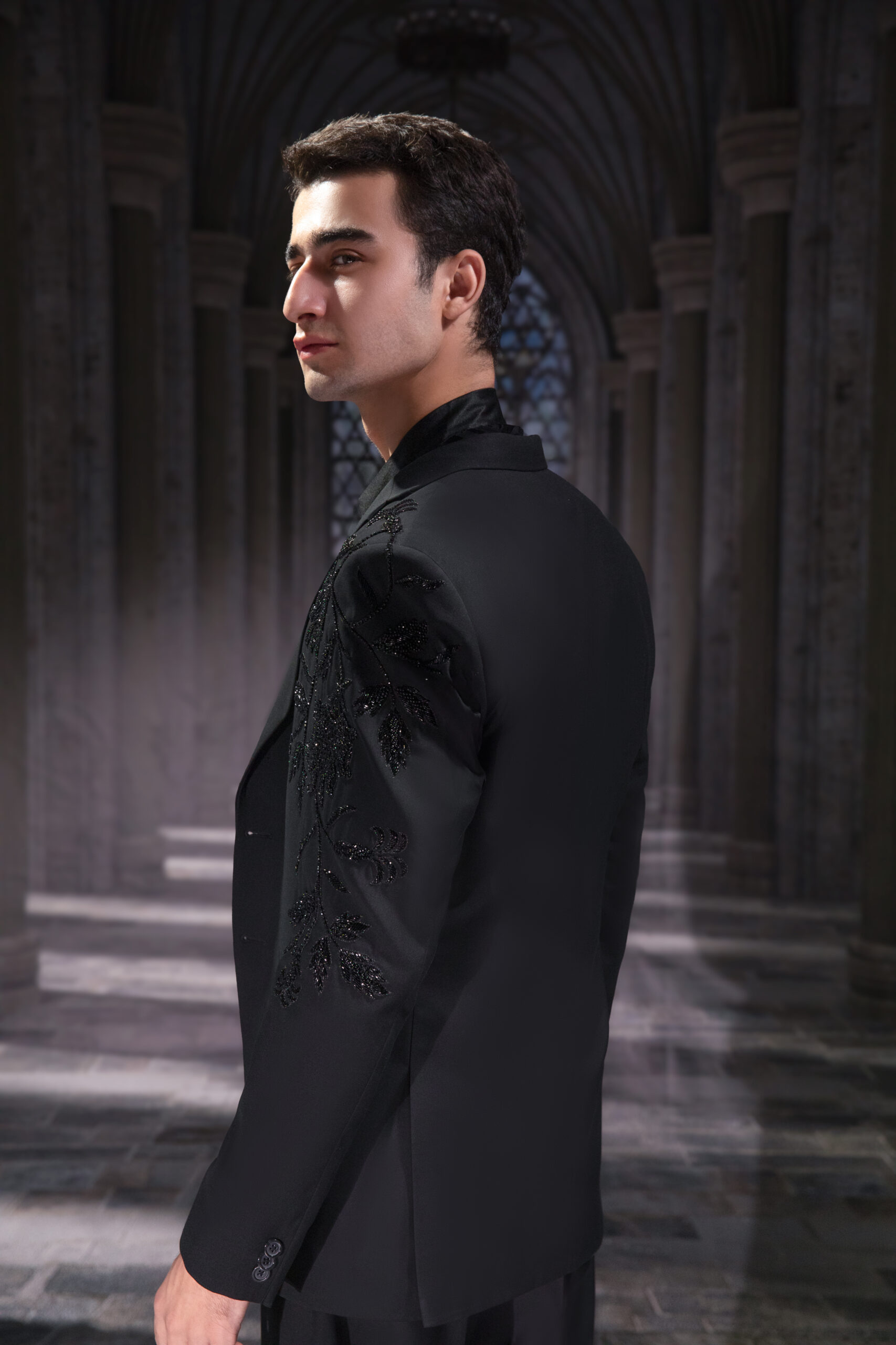 Onyx Emblazoned Suit, Naushemian ÉTOILE Collection, Nauman Arfeen Designer Wear, Luxury Suiting Suit Pakistan, Embroidered Lapel Suit, Fashion Week Couture 2026, Designer Groom’s Suit Pakistan, Heritage Craftsmanship Menswear, Regal Couture Tailoring, Luxury Occasion Dressing