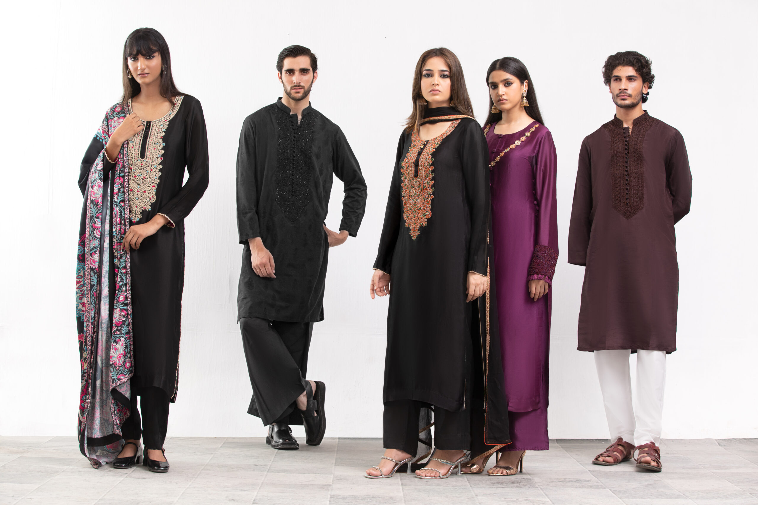 Pakistan's Pioneering Ready-to-Wear LDiscover ready-to-wear kurtas, matching handcrafted kurtas, and Anarkali suits. Free shipping across Pakistan. Shawls Sarees Jacketsabel – Naushemian