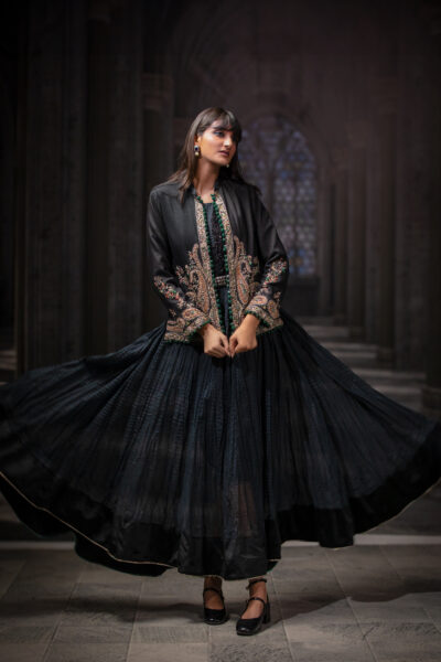Aureate Bloom Ladies Jacket Ensemble, Naushemian ÉTOILE Collection, Nauman Arfeen Designer Wear, Luxury Hand Embroidered Ladies Jacket Pakistan, Couture Belt Ladies Ensemble, Fashion Week Couture 2026, Designer Women’s Ensemble Pakistan, Heritage Craftsmanship Womenswear, Regal Couture Tailoring, Luxury Occasion Dressing