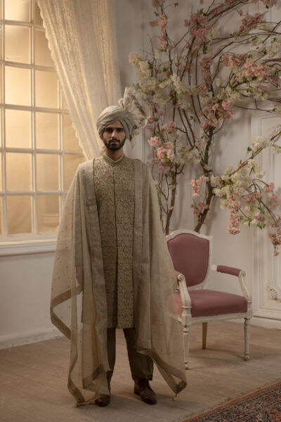 Aurum Royale Handcrafted Sherwani for Groom - Luxury Pakistani Wedding Sherwani in Gold with Full Hand Embroidery Royal Sherwani for Groom 2025 by Nauman Arfeen – Luxury Pakistani Wedding Sherwani in traditional heritage design with embroidery and prince coat style