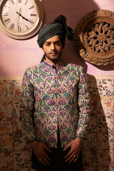 Regal Bloom Men’s Waistcoat – A Statement of Heritage for the Pakistani Groom