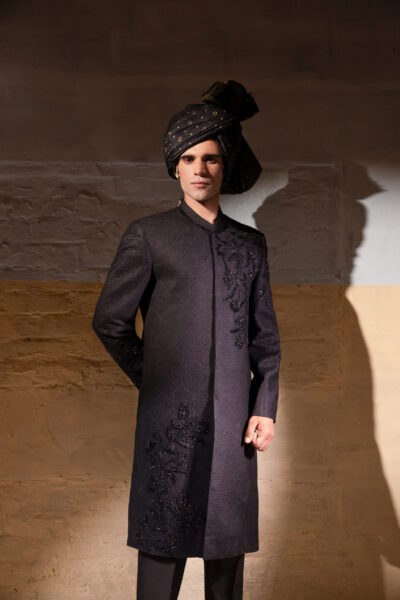 Légende Black Sherwani – Exquisite Traditional Pakistani Wedding Attire for Groom