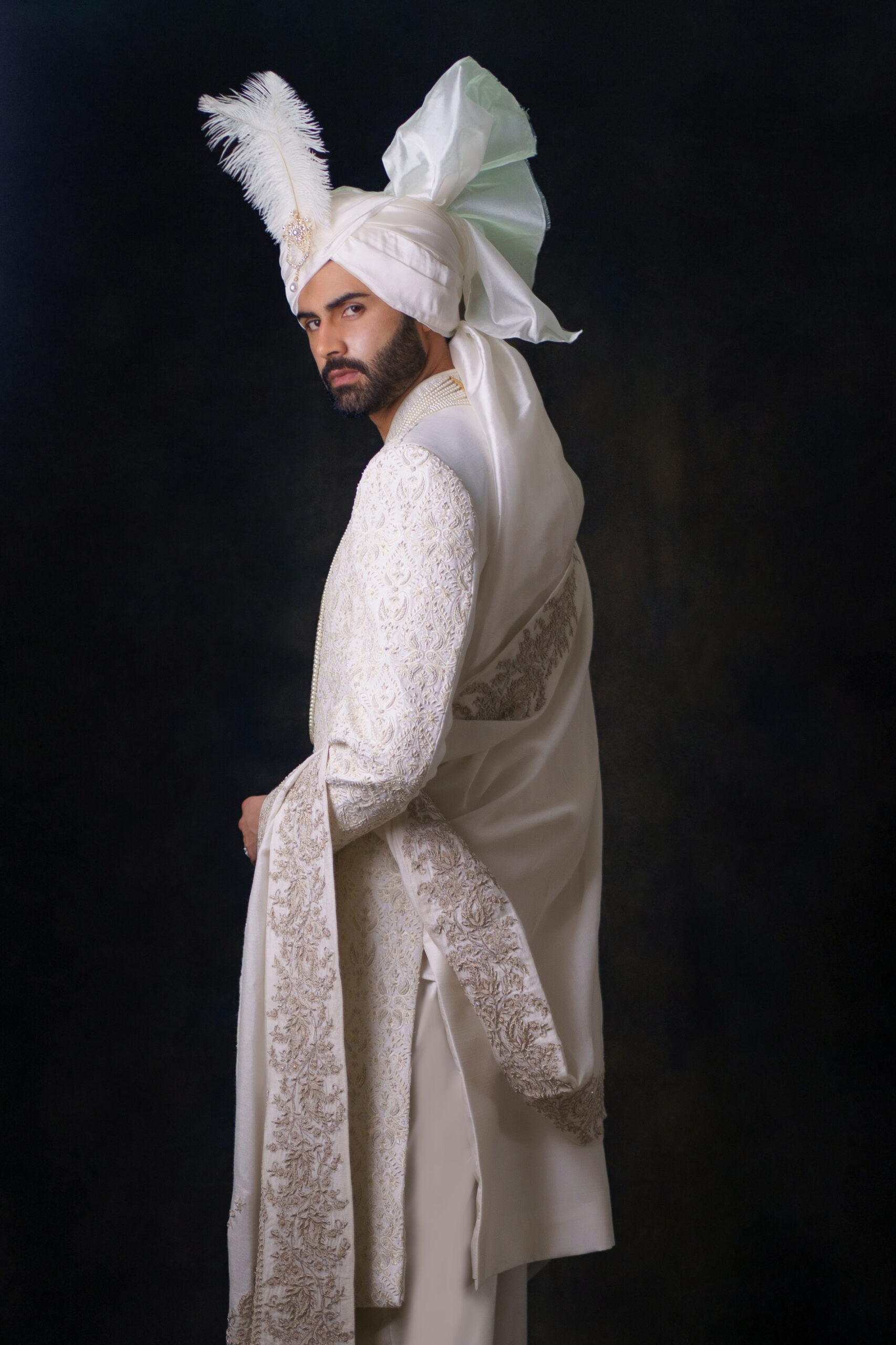 white sherwani - sherwani men - sherwani for groom - best sherwani