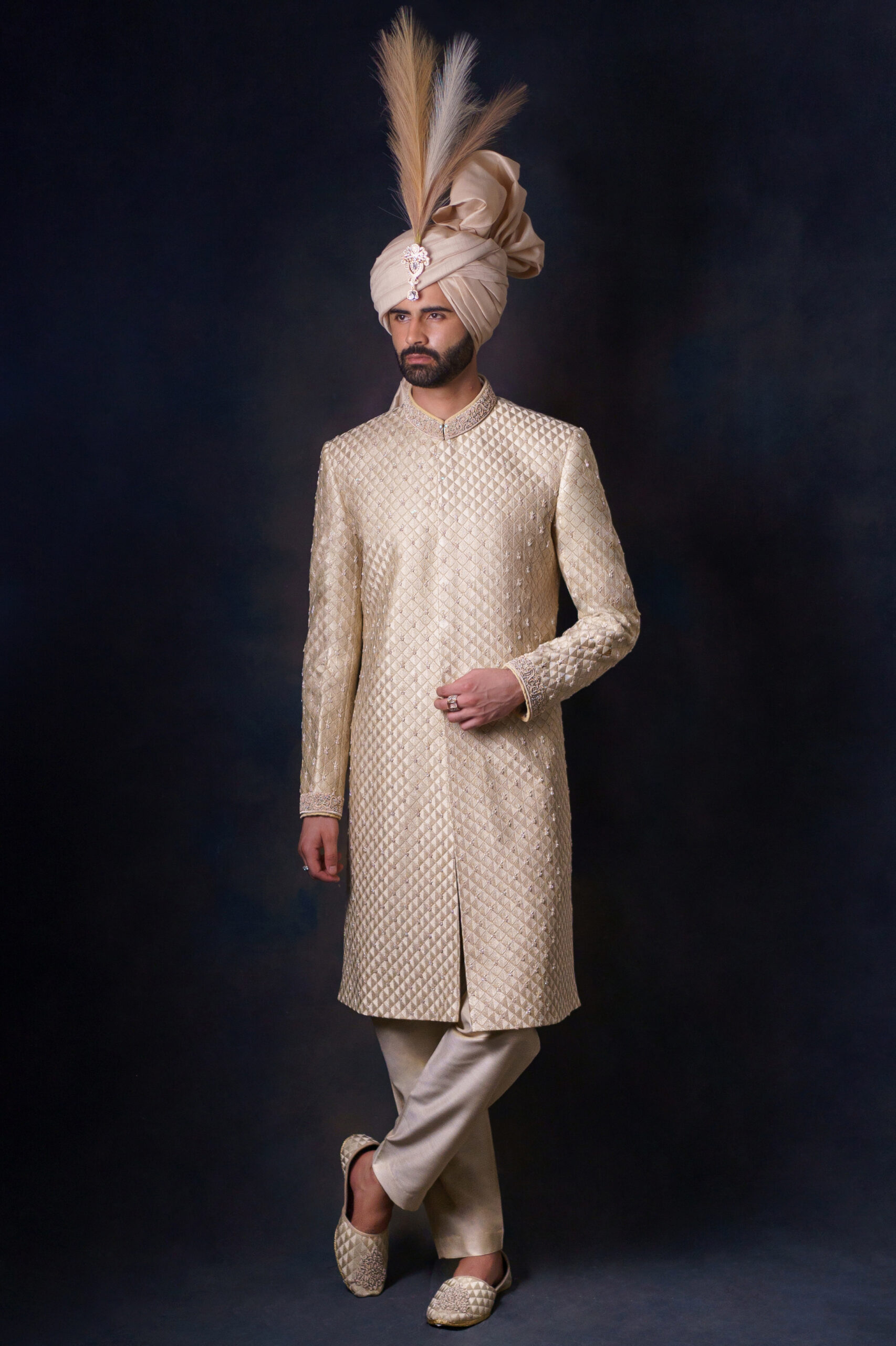 white sherwani - sherwani men - sherwani for groom - best sherwani