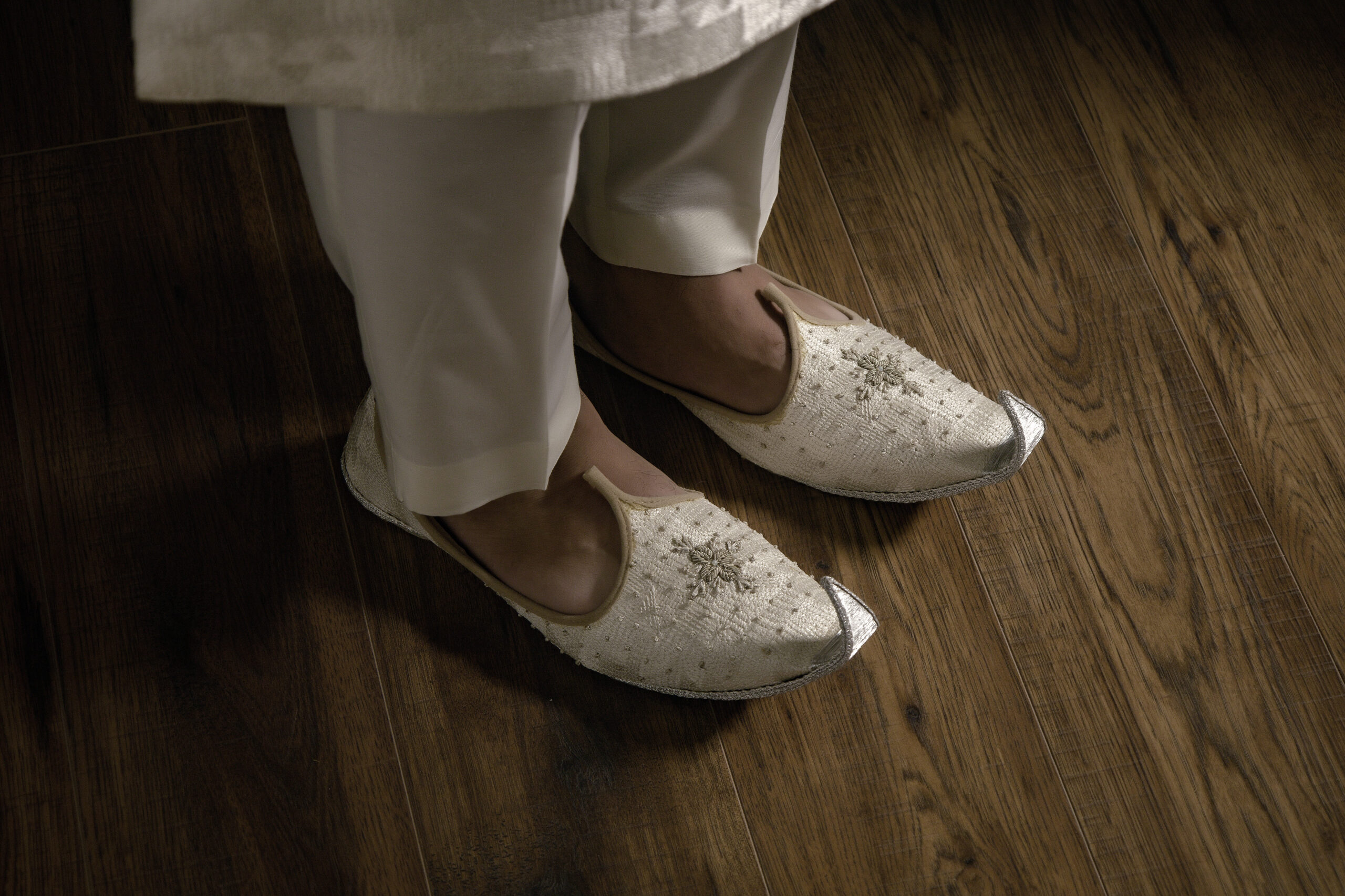 Farhaad - Traditional Pakistani groom Sherwani for Groom - White sherwani for groom - ivory white sherwani - best sherwani in karachi