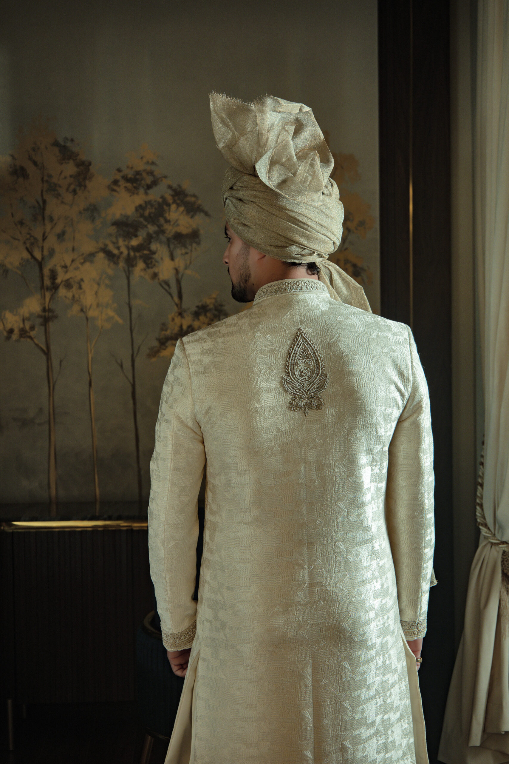 Farhaad - Traditional Pakistani groom Sherwani for Groom - White sherwani for groom - ivory white sherwani - best sherwani in karachi