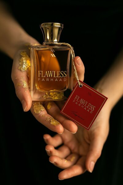 Men’s Fragrance Heart: Rose, dry birch, Moroccan jasmine & patchouli. Base: Oak moss, musk, ambergris, & vanilla