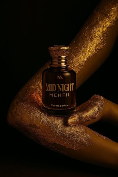 Ladies Fragrance Evoking the same sensory experience of visiting souks in Lebanon, you are hit with zingy notes of lemon, fig, bergamot and lime and then with warmer notes of Oud wood, rose de mai, cinnamon, musk, saffron and more.